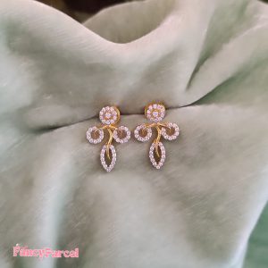 ELEGANT FLORAL DESIGN STUD EARRINGS - Image 2