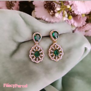 ELEGANT EMERALD DROP EARRINGS - Image 2