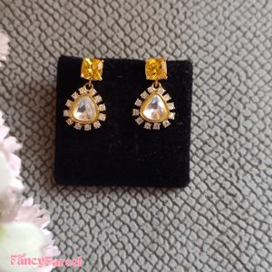 ELEGANT YELLOW STONE DROP EARRINGS - Image 3