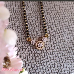 ELEGANT FLORAL NECKLACE WITH STYLISH CHAIN - Image 4