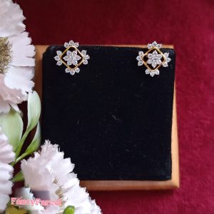 SPARKLING FLOWER STUD EARRINGS - Image 1