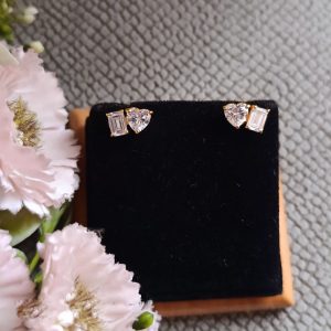 HEART AND EMERALD CUT STUD EARRINGS - Image 3