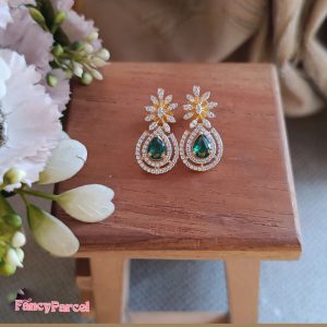 LUXURIOUS EMERALD DROP EARRINGS - Image 1