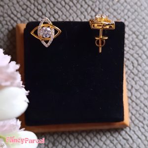 DIAMOND-STYLE STUD EARRINGS - Image 3
