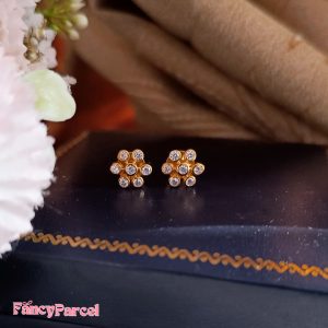 SPARKLING FLOWER EARRINGS - Image 2
