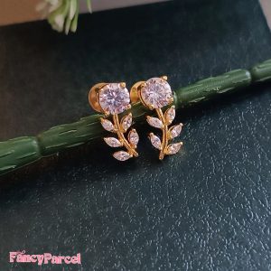 LEAF DESIGN EARRINGS - Image 1