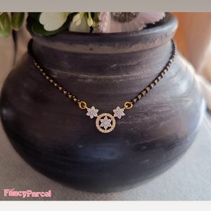 ELEGANT FLORAL NECKLACE WITH STYLISH CHAIN - Image 3