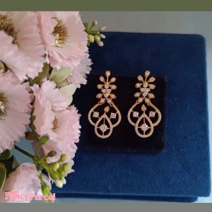FLORAL DIAMOND EARRINGS - Image 3