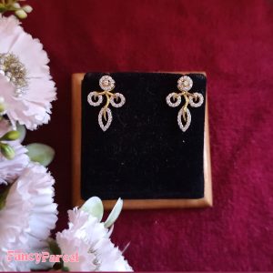 ELEGANT FLORAL DESIGN STUD EARRINGS - Image 1