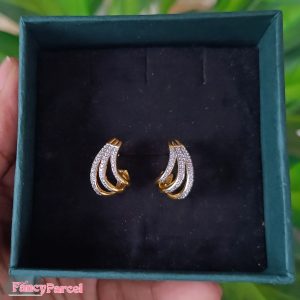 SPARKLING CURVED EARRINGS - Image 1