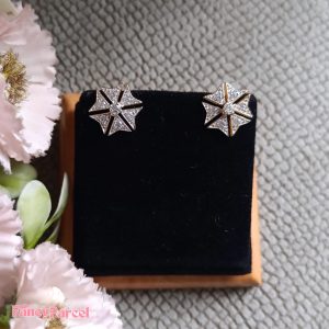 SPARKLING STAR STUD EARRINGS - Image 1
