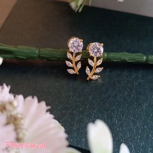 LEAF DESIGN EARRINGS - Image 4