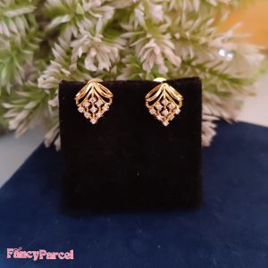 FLORAL STUD EARRINGS WITH SPARKLING STONES - Image 1