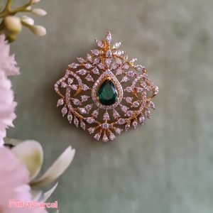 INTRICATE GREEN STONE PENDANT - Image 3