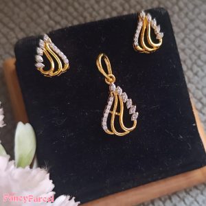 LEAF DESIGNED PENDENT AND EARRING SET - Image 1
