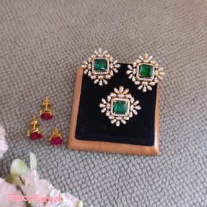 ELEGANT PENDENT AND EARRINGS SET - Image 1