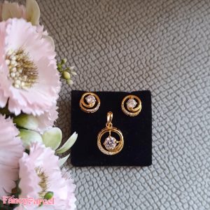 PENDANT AND EARRINGS SET - Image 1