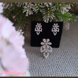 PENDANT AND EARRING SET - Image 1
