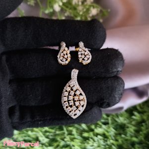 DIAMOND STUDDED PENDANT & EARRINGS SET - Image 3