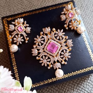 ELEGANT STONE AND PEARL PENDENT AND EARRRINGS - Image 4