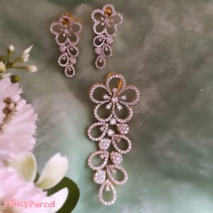 FLORAL PENDANT AND EARRING - Image 3