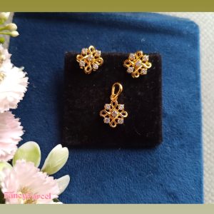 PENDENT AND EARRINGS - Image 4