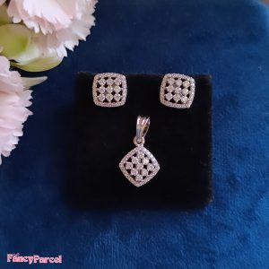PENDANT AND EARRINGS SET - Image 2