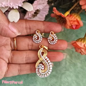 PENDANT AND EARRING SET - Image 3