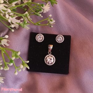 ROUND HALO DIAMOND PENDANT & EARRINGS SET - Image 1