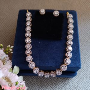 NECKLACE - Image 4